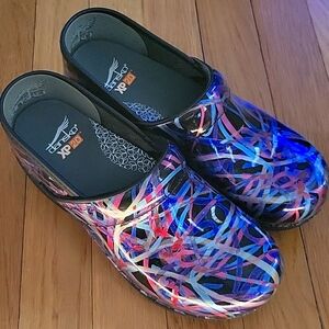 Dansko XP 2.0 Patent Leather Ribbon slip on clogs EU 37